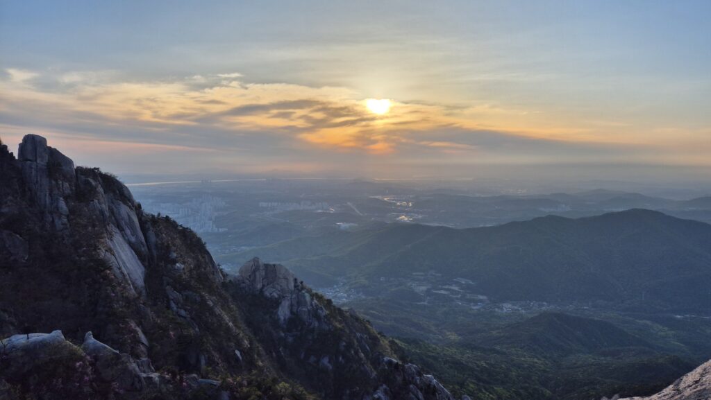 Hidden Wall (Sumneun-byeok)